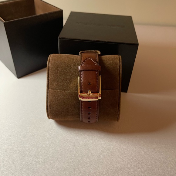 Michael Kors Watch - Picture 3 of 4